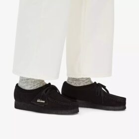 Zapatos Wallabee™ de ante negro para mujer