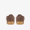 Zapatos Wallabee T-Bar con estampado de leopardo para mujer
