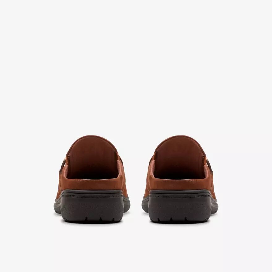 Zuecos y Mules Carleigh Viola de nubuck color «British Tan» para mujer Zuecos y Mules Carleigh Viola de nubuck color «British Tan» para mujer