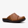 Zuecos y Mules de cuero color tostado Laurieann Lux para mujer